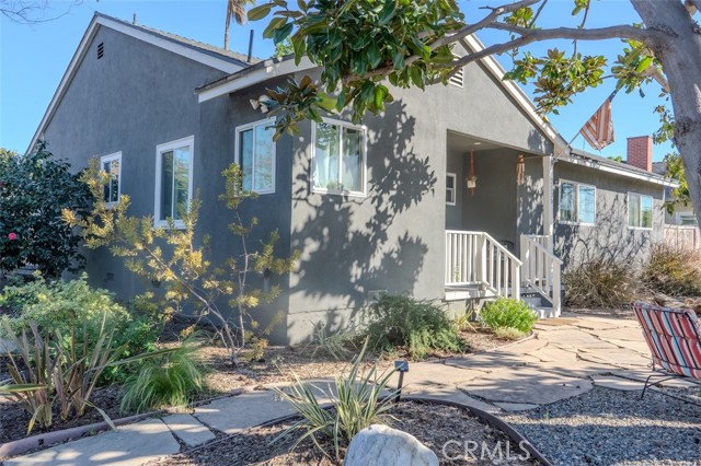 Detail Gallery Image 4 of 44 For 2539 Santiago, Santa Ana,  CA 92706 - 3 Beds | 2 Baths