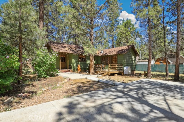 Detail Gallery Image 1 of 1 For 2065 2nd Ln, Big Bear Lake,  CA 92314 - 2 Beds | 1 Baths