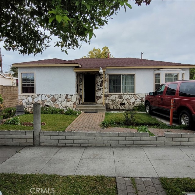 219 E 67th St, Long Beach, CA 90805