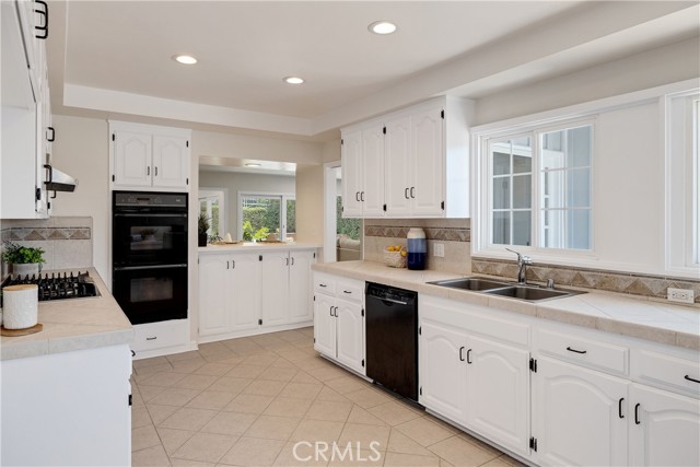 3313 Onrado Street, Torrance CA: https://media.crmls.org/medias/69765241-c9f1-4159-9b85-02b3d3e07442.jpg