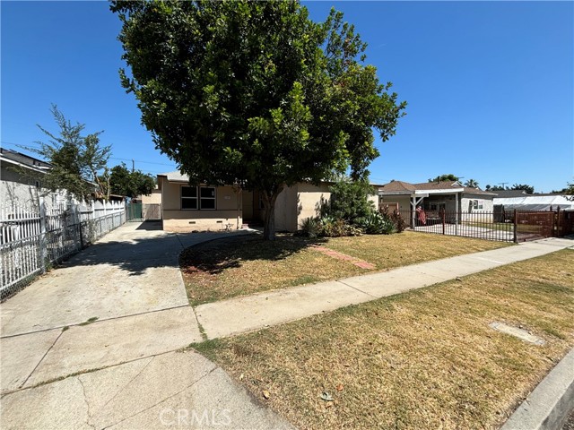 19427 Welby Way photo 2