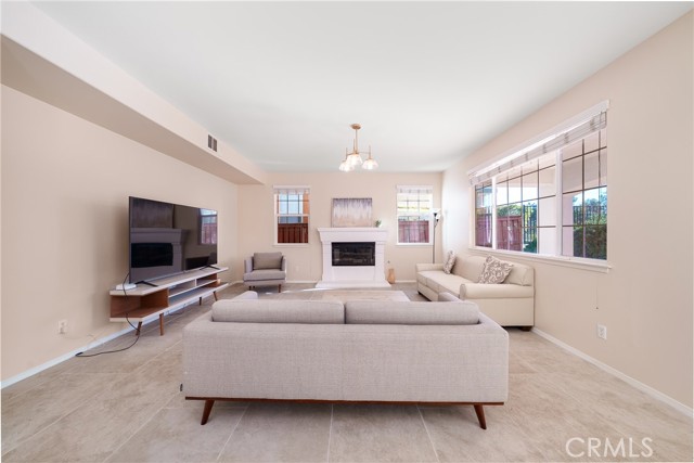 Detail Gallery Image 12 of 35 For 45339 Tiburcio, Temecula,  CA 92592 - 5 Beds | 3 Baths