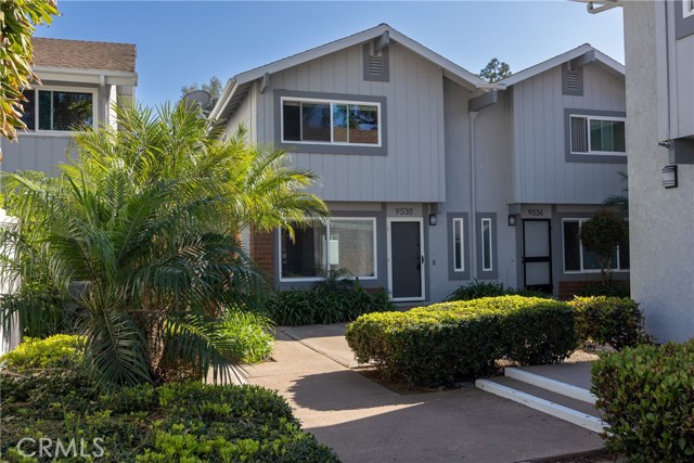 Detail Gallery Image 2 of 36 For 9538 Bickley Dr #2,  Huntington Beach,  CA 92646 - 2 Beds | 1/1 Baths