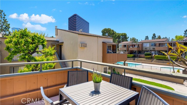 Detail Gallery Image 11 of 31 For 1001 W Stevens Ave #406,  Santa Ana,  CA 92707 - 3 Beds | 2 Baths