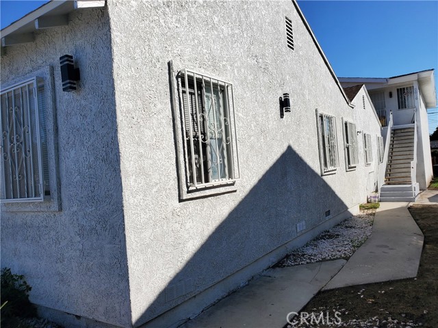 Detail Gallery Image 2 of 13 For 9614 Graham, Los Angeles,  CA 90002 - – Beds | – Baths