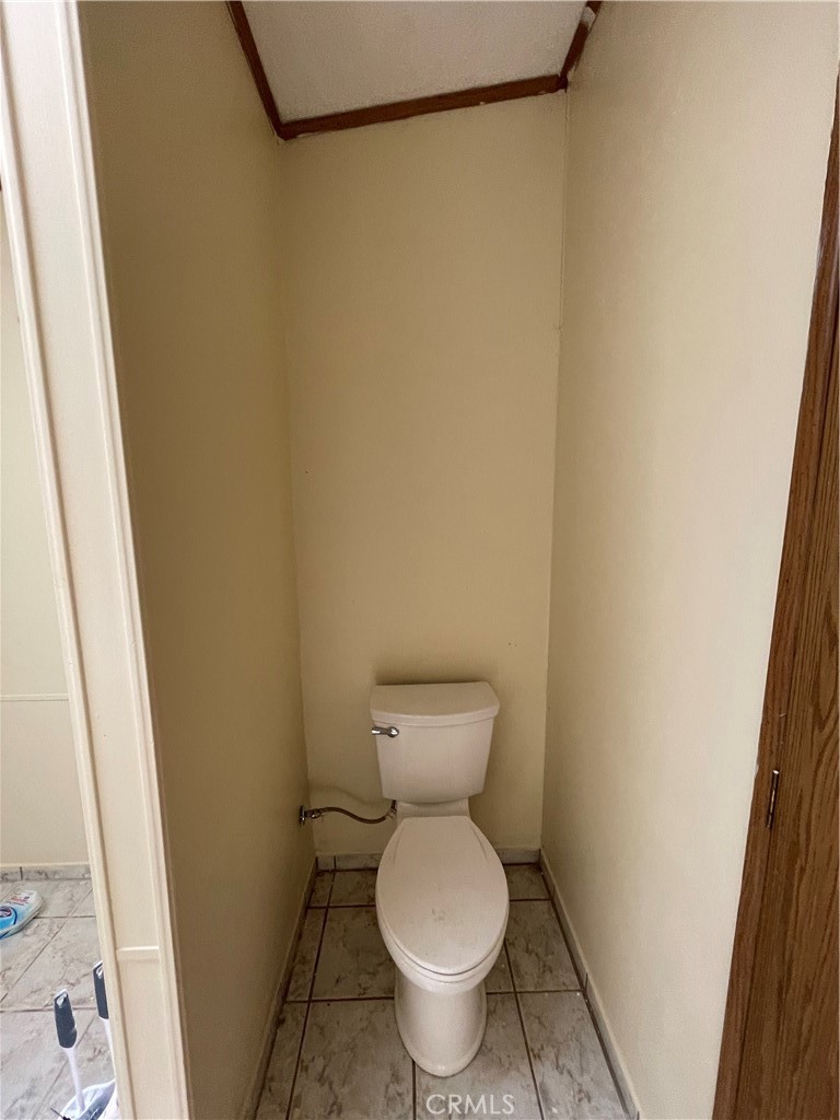 https://media.crmls.org/medias/69778ae7-b01c-4e76-9585-b3be6e908f18.jpg?preset=X-Large