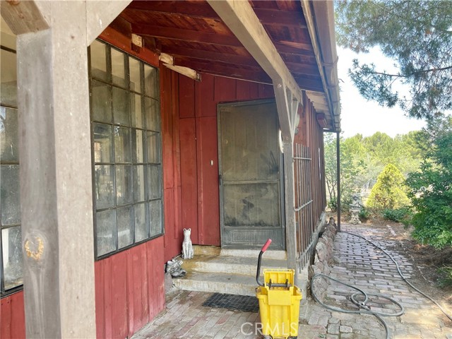 32401 Barber Road, Agua Dulce CA: https://media.crmls.org/medias/69781897-3117-46ee-8645-5dd7b6d242e3.jpg