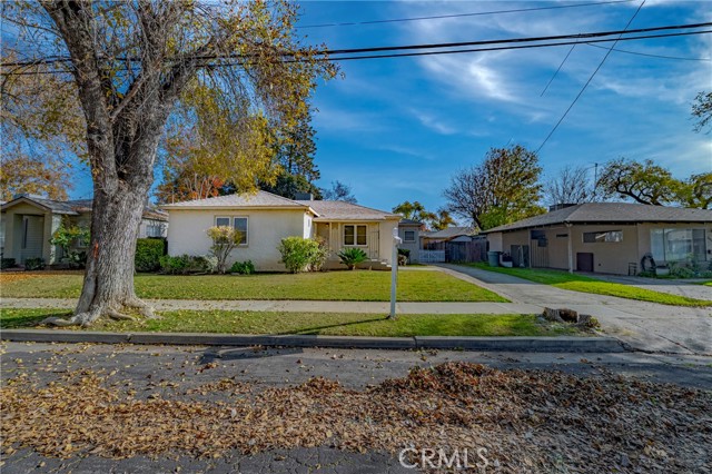 Detail Gallery Image 2 of 41 For 2436 3rd, Merced,  CA 95340 - 3 Beds | 2 Baths