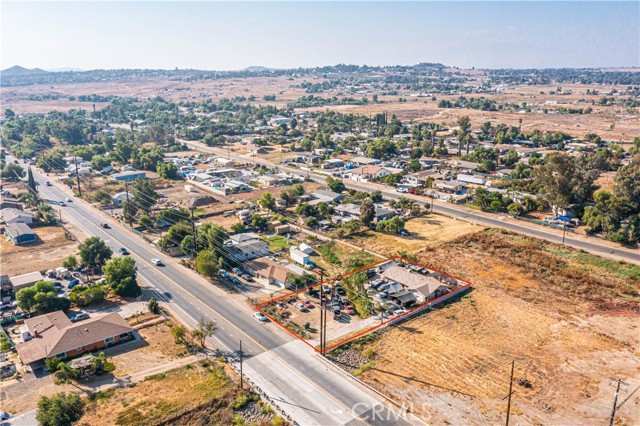 Detail Gallery Image 9 of 41 For 20950 Cajalco Rd, Perris,  CA 92570 - 3 Beds | 2 Baths