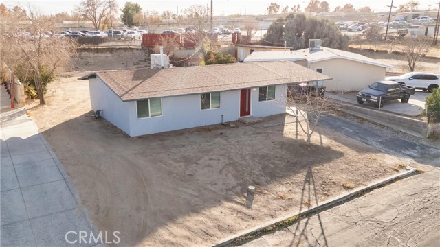 Detail Gallery Image 2 of 42 For 16545 Yucca Ave, Victorville,  CA 92395 - 3 Beds | 1/1 Baths