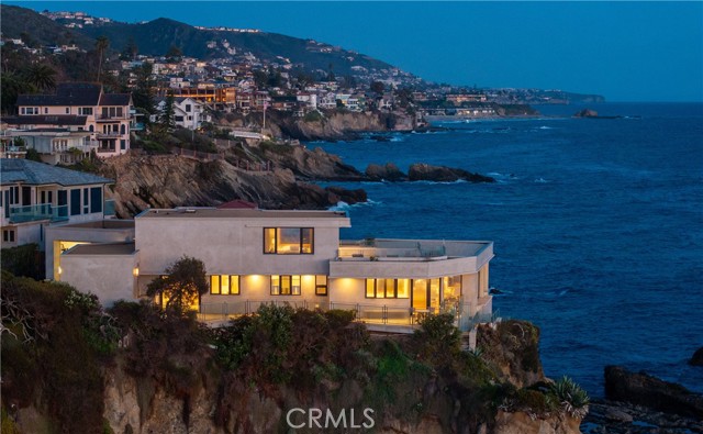 1901 Ocean Way, Laguna Beach CA: https://media.crmls.org/medias/69790399-38e3-49db-b821-6e96cbc6f97a.jpg