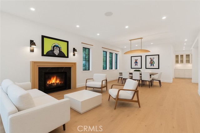 Detail Gallery Image 4 of 37 For 4919 Rhodes Ave, Valley Village,  CA 91607 - 5 Beds | 4/1 Baths