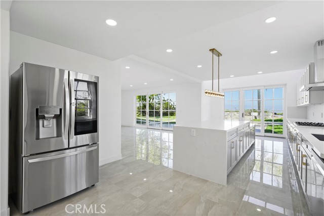 Detail Gallery Image 11 of 56 For 24215 Park Granada, Calabasas,  CA 91302 - 5 Beds | 5 Baths