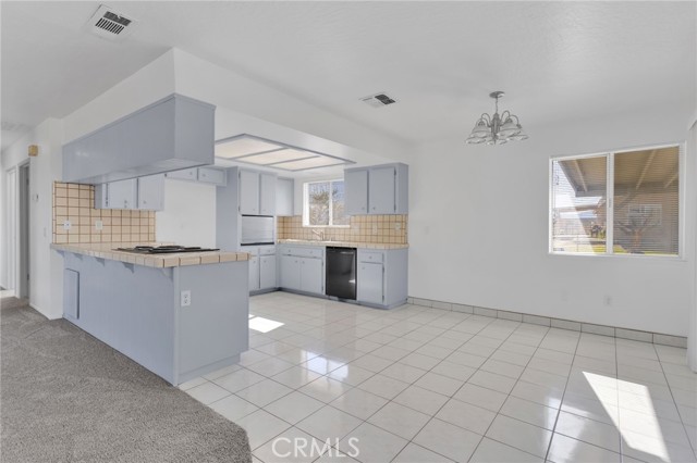 Detail Gallery Image 12 of 40 For 16757 Danbury, Hesperia,  CA 92345 - 3 Beds | 2 Baths