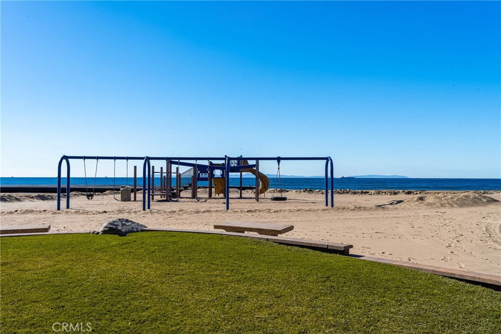 https://media.crmls.org/medias/697a4a8f-681e-481f-b8a5-6609b10392be.jpg?preset=X-Large