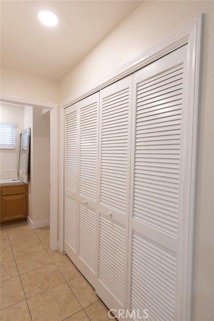 Detail Gallery Image 13 of 35 For 2215 Marshallfield Ln a,  Redondo Beach,  CA 90278 - 3 Beds | 2/1 Baths