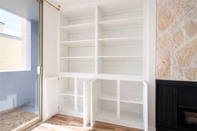 Detail Gallery Image 2 of 15 For 421 S La Fayette Park #404,  Los Angeles,  CA 90057 - 2 Beds | 1 Baths