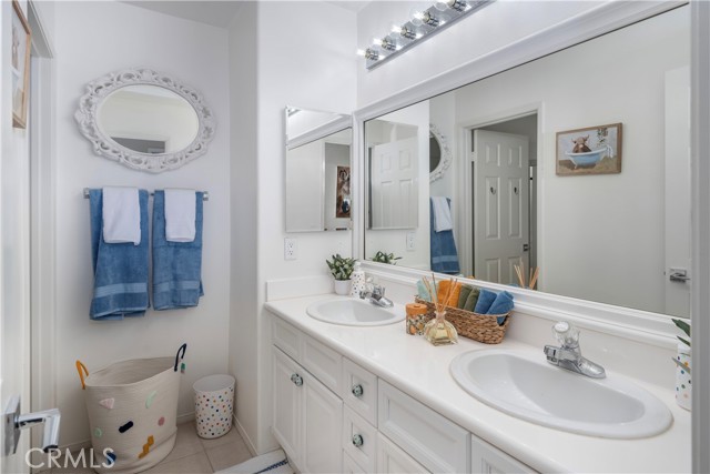 27705 Essex Place, Valencia CA: https://media.crmls.org/medias/697b637d-48de-4f97-ad32-8bfe85db34ff.jpg