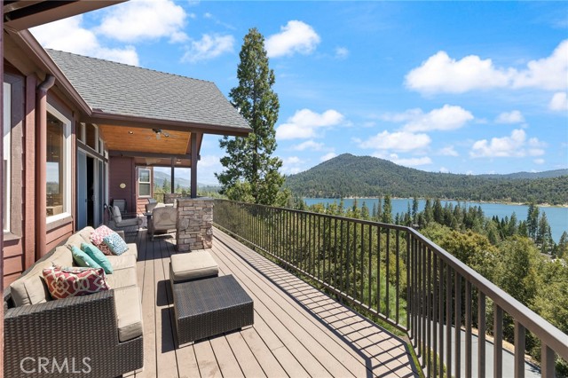 39828 Granite Ridge Lane, Bass Lake CA: https://media.crmls.org/medias/697c67ef-8af4-4960-bfc1-e7c948ad0b3b.jpg