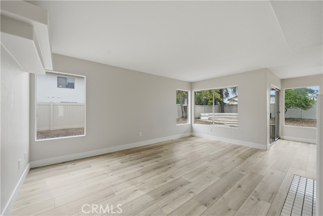 Detail Gallery Image 8 of 42 For 25547 Blackthorne Dr, Murrieta,  CA 92563 - 3 Beds | 3 Baths