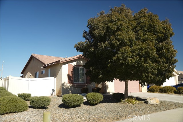 Detail Gallery Image 2 of 30 For 11534 Charm Ln, Adelanto,  CA 92301 - 3 Beds | 2 Baths