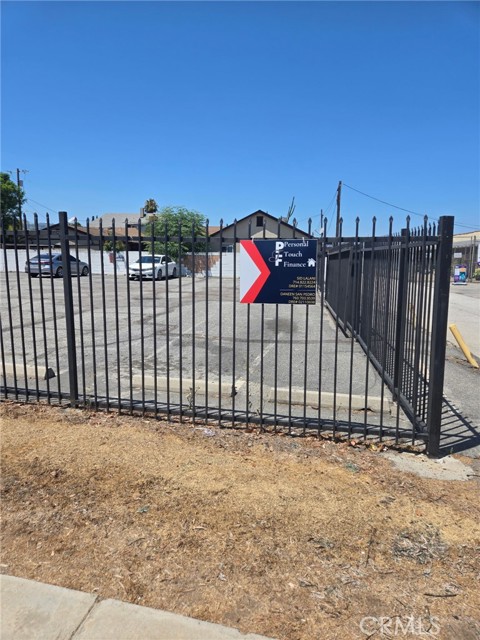 1303 W I St, Wilmington CA: https://media.crmls.org/medias/697cb936-8552-4fe7-9767-948d175cef25.jpg