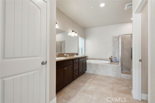 Detail Gallery Image 33 of 57 For 3725 W Clinton, Visalia,  CA 93291 - 4 Beds | 2/1 Baths