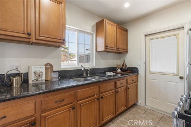 Detail Gallery Image 5 of 17 For 12713 Danbrook Dr, Whittier,  CA 90602 - 3 Beds | 1 Baths