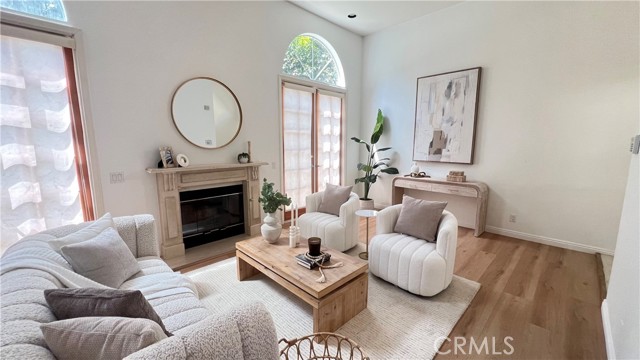 Detail Gallery Image 7 of 29 For 1830 Stoner Ave #1,  Los Angeles,  CA 90025 - 2 Beds | 3 Baths