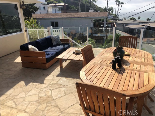 108 Spindrift Drive, Rancho Palos Verdes, California 90275, 3 Bedrooms Bedrooms, ,2 BathroomsBathrooms,Residential,Sold,Spindrift,SB24077903