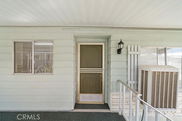 54999 Martinez #46 Trail, Yucca Valley CA: https://media.crmls.org/medias/697fb33b-3a9a-4637-a88e-fbe57790d4d8.jpg