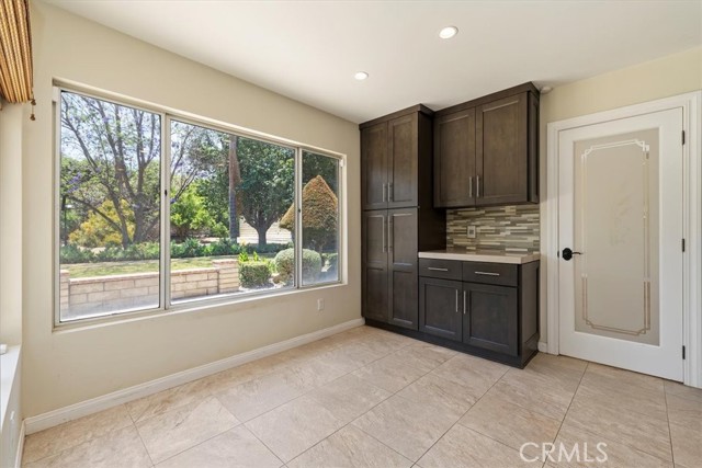 10854 Beltramo Circle, Riverside CA: https://media.crmls.org/medias/697ff6bf-04cd-4f88-b07b-6f0bf458b6d1.jpg