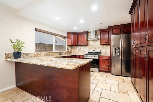 Detail Gallery Image 12 of 33 For 6761 Rook, Huntington Beach,  CA 92647 - 4 Beds | 2 Baths