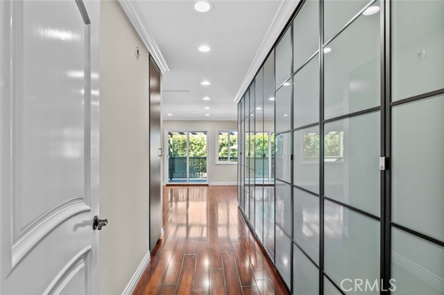 Detail Gallery Image 23 of 61 For 415 Birmingham Rd, Burbank,  CA 91504 - 4 Beds | 3/1 Baths