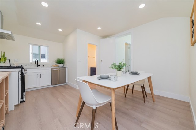 Detail Gallery Image 24 of 53 For 920 W Balboa, Newport Beach,  CA 92661 - 4 Beds | 4 Baths