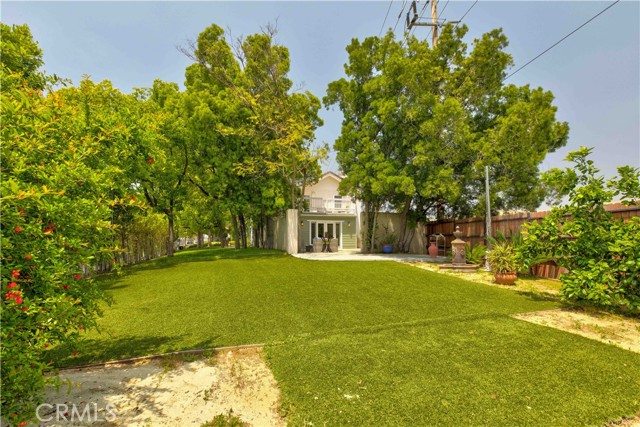 Detail Gallery Image 13 of 47 For 1901 W Pacific Ave, Burbank,  CA 91506 - 3 Beds | 3 Baths