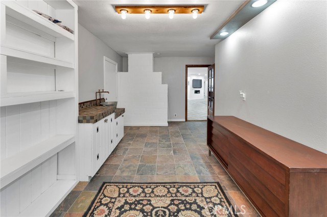 18343 Cocopah Court, Apple Valley CA: https://media.crmls.org/medias/6981fac0-0e81-4c45-a5af-c4046eb5e6bf.jpg