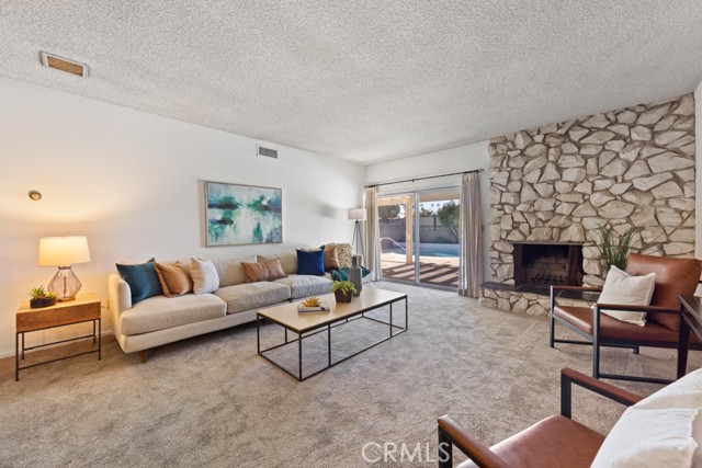 Detail Gallery Image 7 of 51 For 3561 Fela, Long Beach,  CA 90808 - 4 Beds | 2 Baths