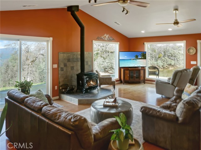 Detail Gallery Image 5 of 37 For 6097 Sherlock Rd, Midpines,  CA 95345 - 3 Beds | 2 Baths