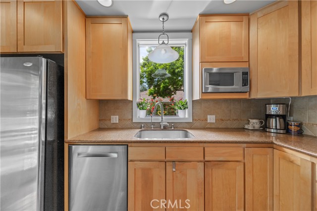 Detail Gallery Image 21 of 56 For 526 W 12th St, Claremont,  CA 91711 - 3 Beds | 2/1 Baths