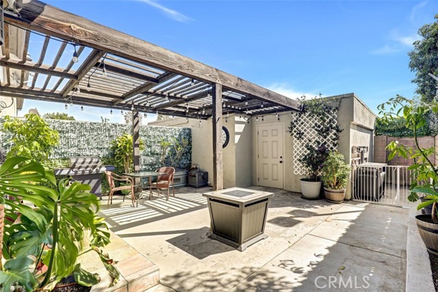 Detail Gallery Image 6 of 31 For 17715 Regency, Bellflower,  CA 90706 - 2 Beds | 2 Baths