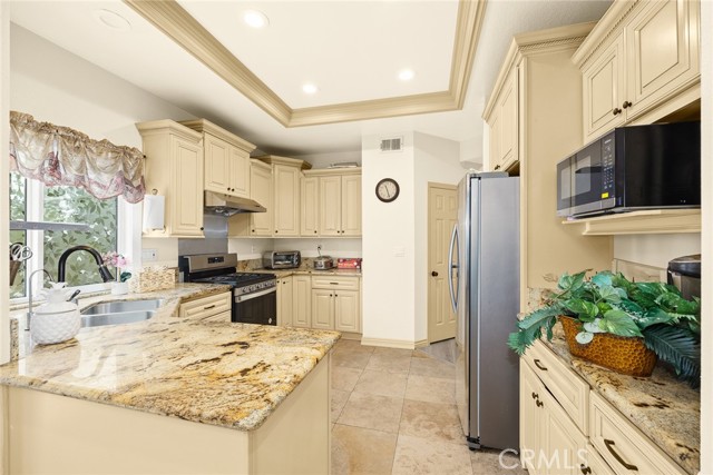 Detail Gallery Image 20 of 47 For 19878 E Round Hill Ln, Walnut,  CA 91789 - 6 Beds | 6/1 Baths