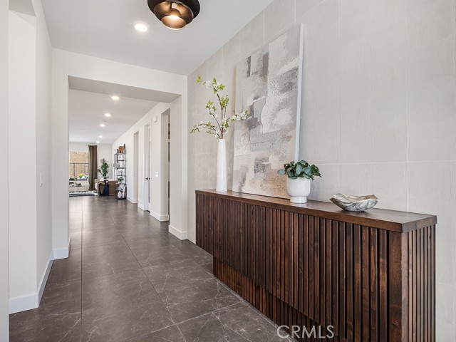 Detail Gallery Image 7 of 37 For 28904 Saddle Cir, Castaic,  CA 91384 - 3 Beds | 3 Baths