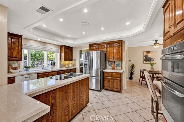 Detail Gallery Image 9 of 33 For 6823 E La Cumbre Dr, Orange,  CA 92869 - 3 Beds | 2 Baths