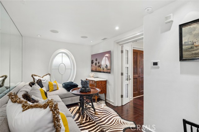 1030 Bayside Cove, Newport Beach CA: https://media.crmls.org/medias/6984c713-f78a-43df-be10-be6818a4b15e.jpg