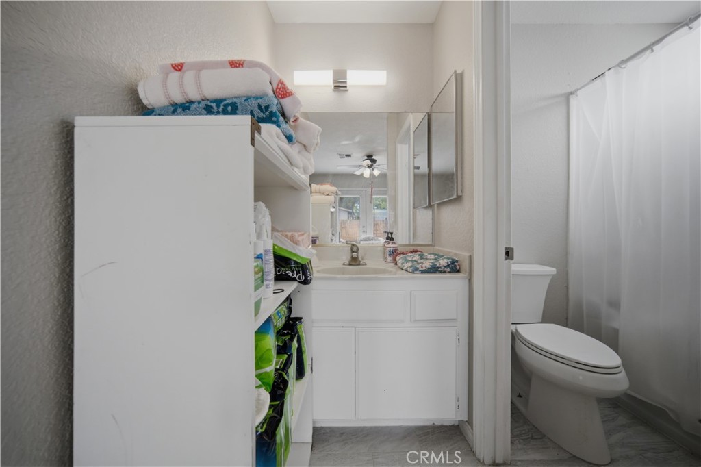 https://media.crmls.org/medias/69851dad-74d2-4c1f-a122-c3ac484bb4ce.jpg?preset=X-Large
