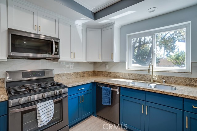 Detail Gallery Image 17 of 40 For 22150 Napa St, West Hills,  CA 91304 - 4 Beds | 2/1 Baths