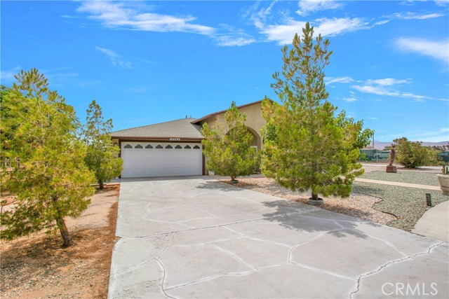 Detail Gallery Image 3 of 48 For 15545 Dale Evans, Apple Valley,  CA 92307 - 3 Beds | 2 Baths