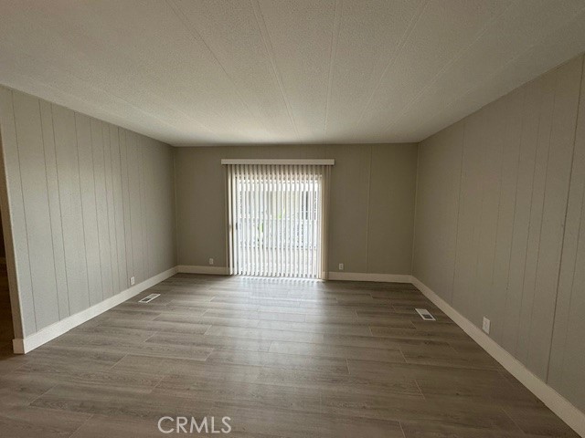 Detail Gallery Image 12 of 21 For 881 N. Lake Street, Hemet,  CA 92544 - 3 Beds | 2 Baths