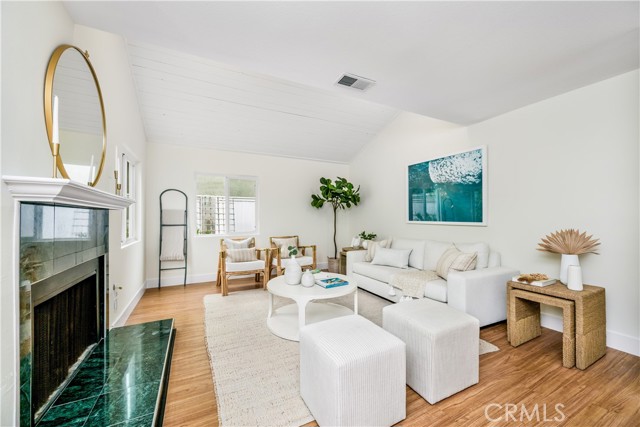 2222 Curtis Avenue, Redondo Beach CA: https://media.crmls.org/medias/69878280-889e-40e7-9105-3d2088ca87fe.jpg